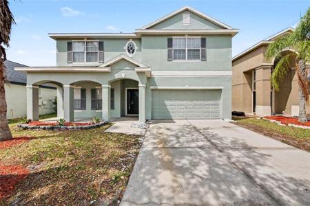 2512 HOLLY PINE CIRCLE