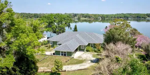 1228 LAKE POINT DRIVE