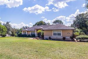 10739 LAKE HILL