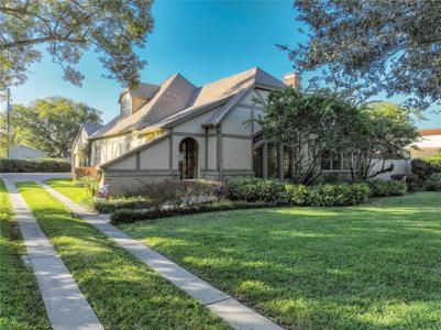 652 MAGNOLIA DRIVE