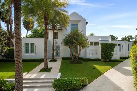 1161 VALENCIA AVENUE