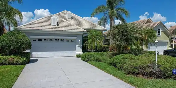 6603 OAKLAND HILLS