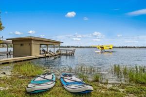 208 GREEN LAKE