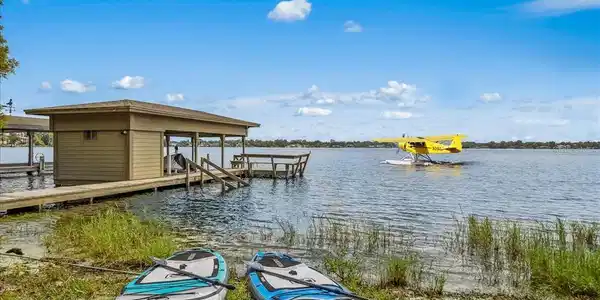 208 GREEN LAKE