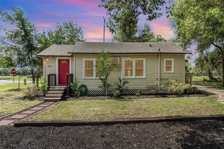 220 AVOCADO AVENUE