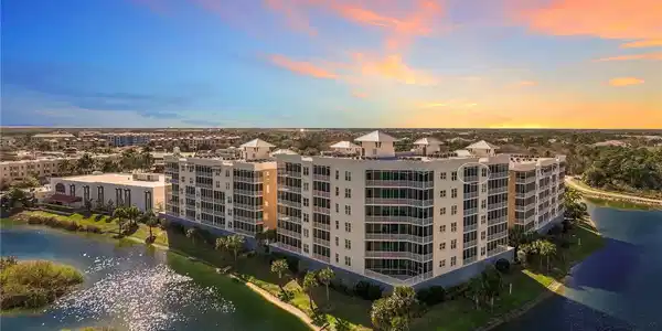 10520 BOARDWALK LOOP