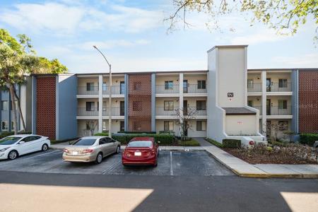 4 ESCONDIDO CIRCLE