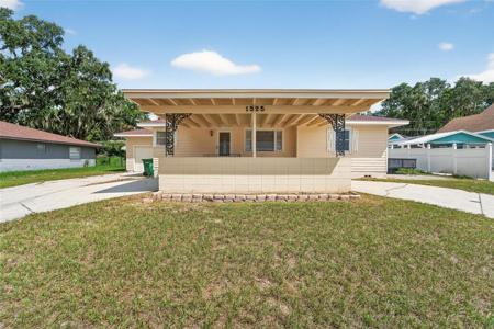 1525 N LAKE HOWARD DRIVE