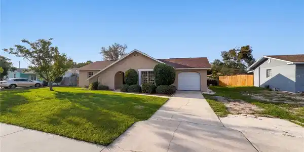 880 FRUITLAND DRIVE