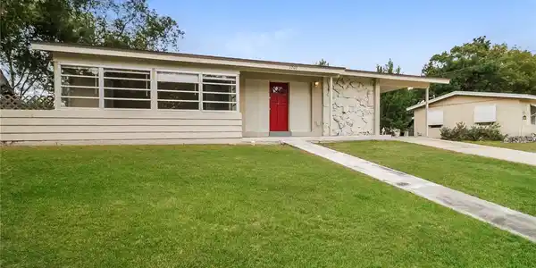 1200 WHITEWOOD DRIVE