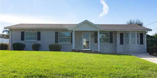 211 LAKE VILLA WAY