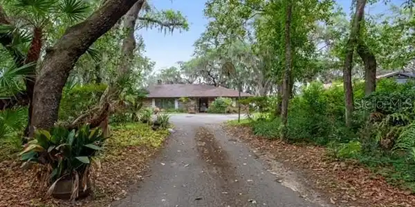 6522 WOODLAND
