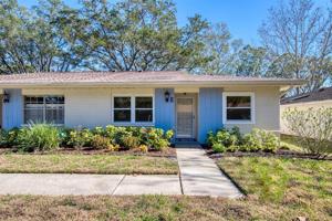 2253 LARK E