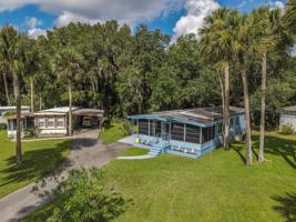 10 COCOS PLUMOSA DRIVE