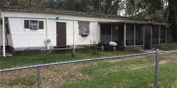 2123 CR 426 LAKE PANASOFFKEE, FL 33538