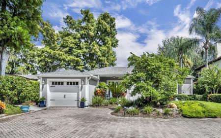 1919 LAKESIDE DRIVE