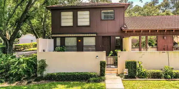 11 LOMA VERDE