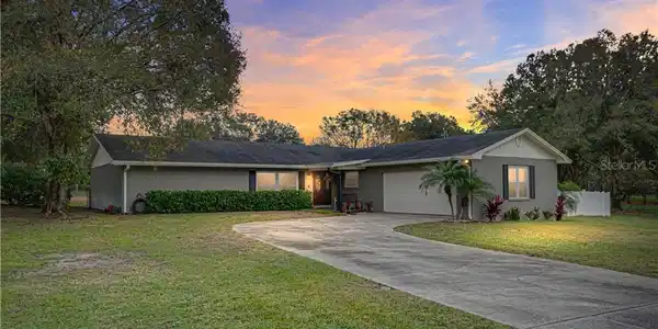 5126 E FAIRFAX DRIVE