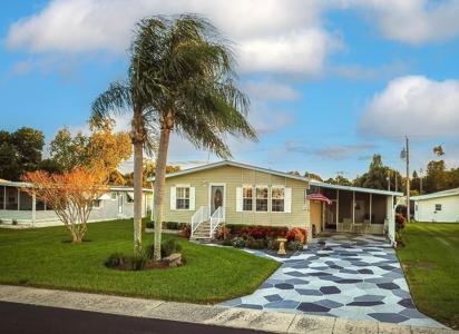 122 COLONIAL BOULEVARD