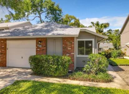 623 RED OAK CIRCLE