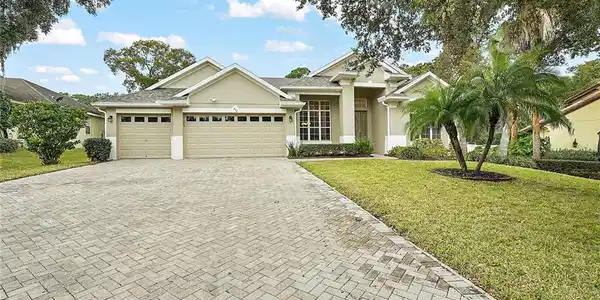 311 W BLUE WATER EDGE DRIVE