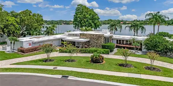 150 SPRING LAKE