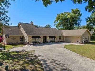 1939 BROADLEAF COURT