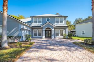 2401 RAMBLING OAKS