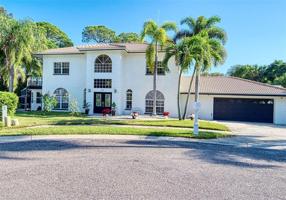 1372 HILLSIDE