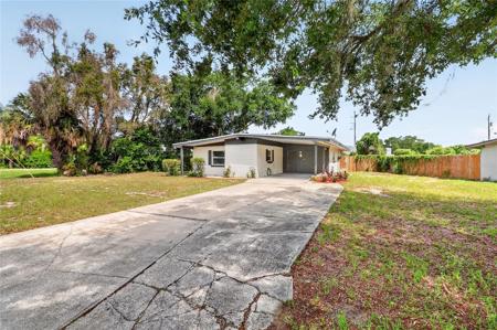 1303 NE STATELY OAKS DRIVE NW