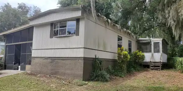 3997 E LAKE PARK DR