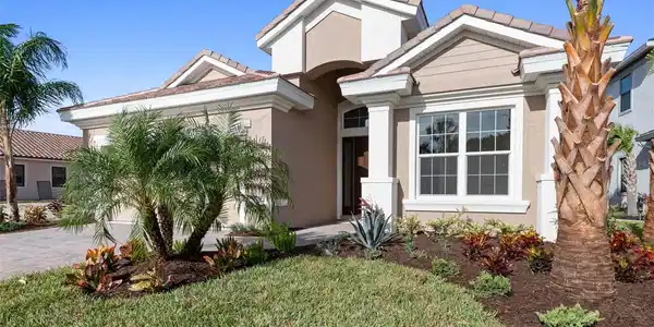 77 DEL PALMA DRIVE