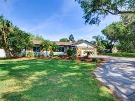 1553 SHADY OAK