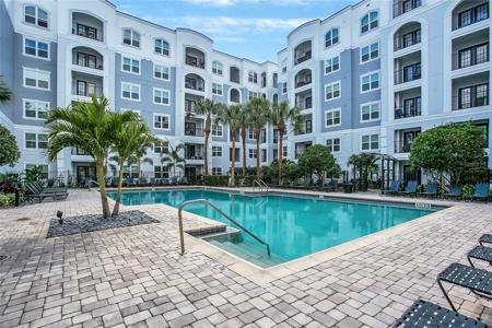 300 E SOUTH STREET