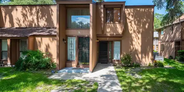 7 MID PINES CIRCLE