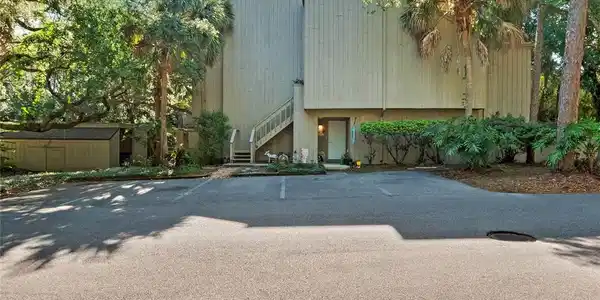213 CROWN OAKS