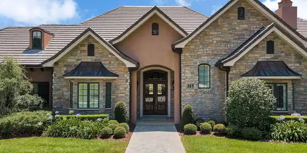 300 GRANDVIEW PLACE