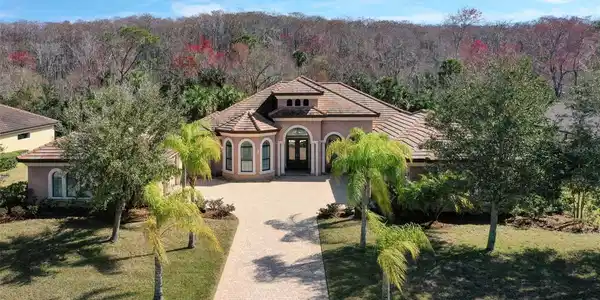 32 SCARLET OAK CIRCLE