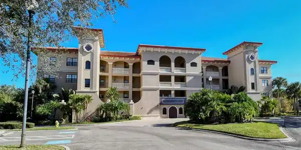 7604 LAKE VISTA