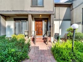 656 LAKE VILLAS DRIVE