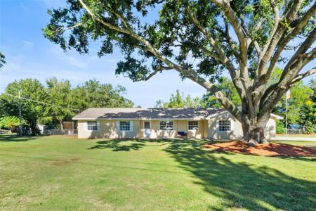 9 AQUALANE DRIVE