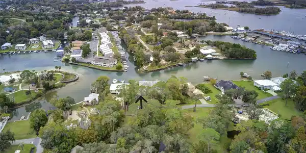 255 NW BAY PATH DRIVE