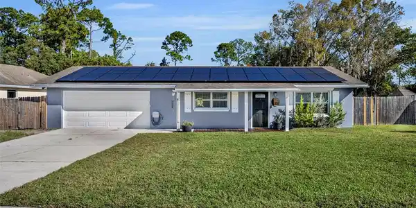 352 CLOVERLEAF BOULEVARD