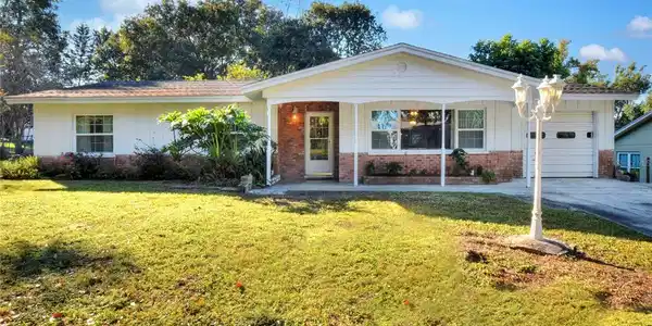 1629 LAKEWOOD S