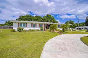 1329 LAKE ELBERT NE