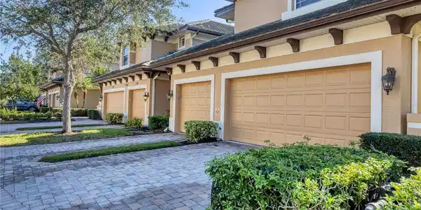 6422 MOORINGS POINT