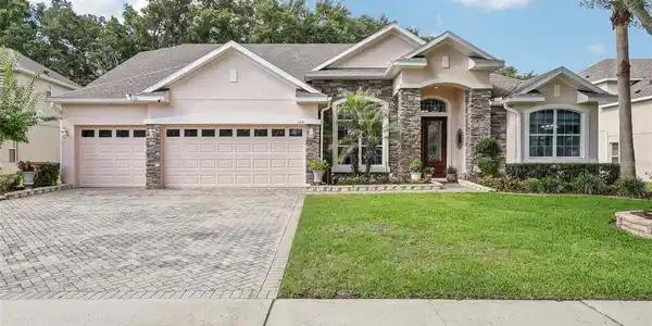 115 W BLUE WATER EDGE DRIVE