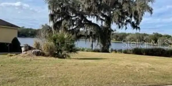 421 W BLUE WATER EDGE DRIVE