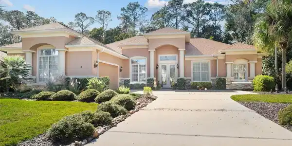 6 SCARLET OAK CIRCLE CIRCLE