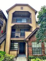 305 LAKEPOINTE DRIVE